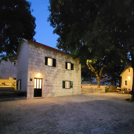 Sena - Private Pool, Sports Field, Bbq, Parking - Lovrec Holiday home