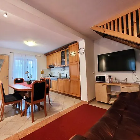 Sena- Private 5 Bedroom With Pool, Lovrec, Makarska Ferienhaus Opanci