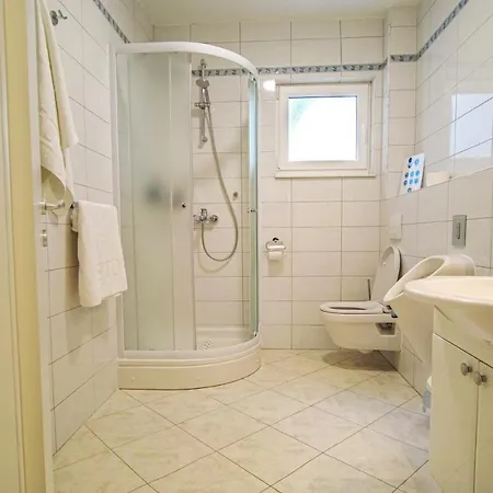 Sena- Private 5 Bedroom With Pool, Lovrec, Makarska Ferienhaus Opanci