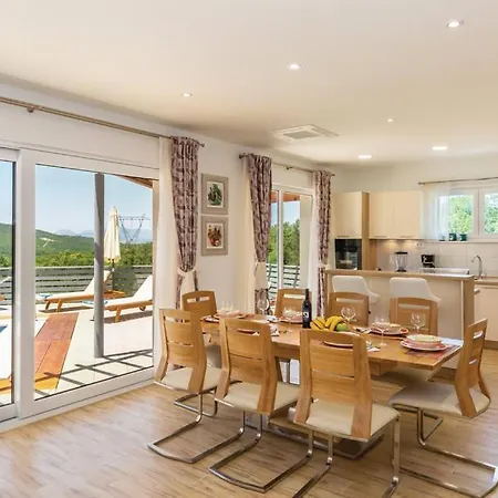 Sena- Private 5 Bedroom With Pool, Lovrec, Makarska Ferienhaus Opanci