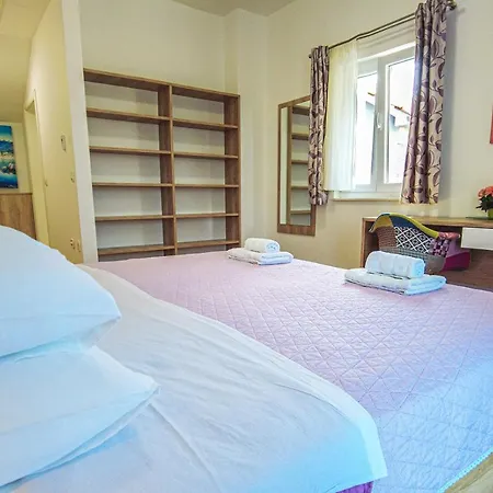 Sena- Private 5 Bedroom With Pool, Lovrec, Makarska Opanci