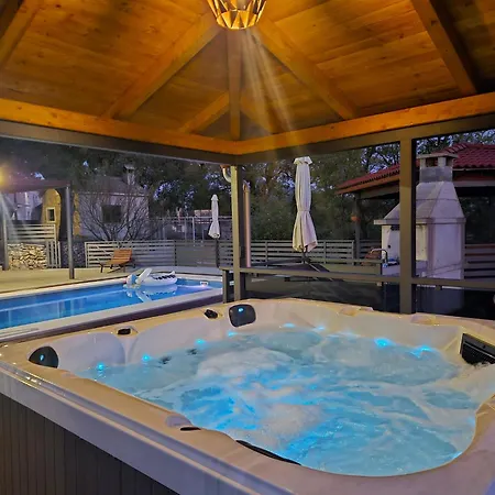 Sena- Private 5 Bedroom With Pool, Lovrec, Makarska Ferienhaus